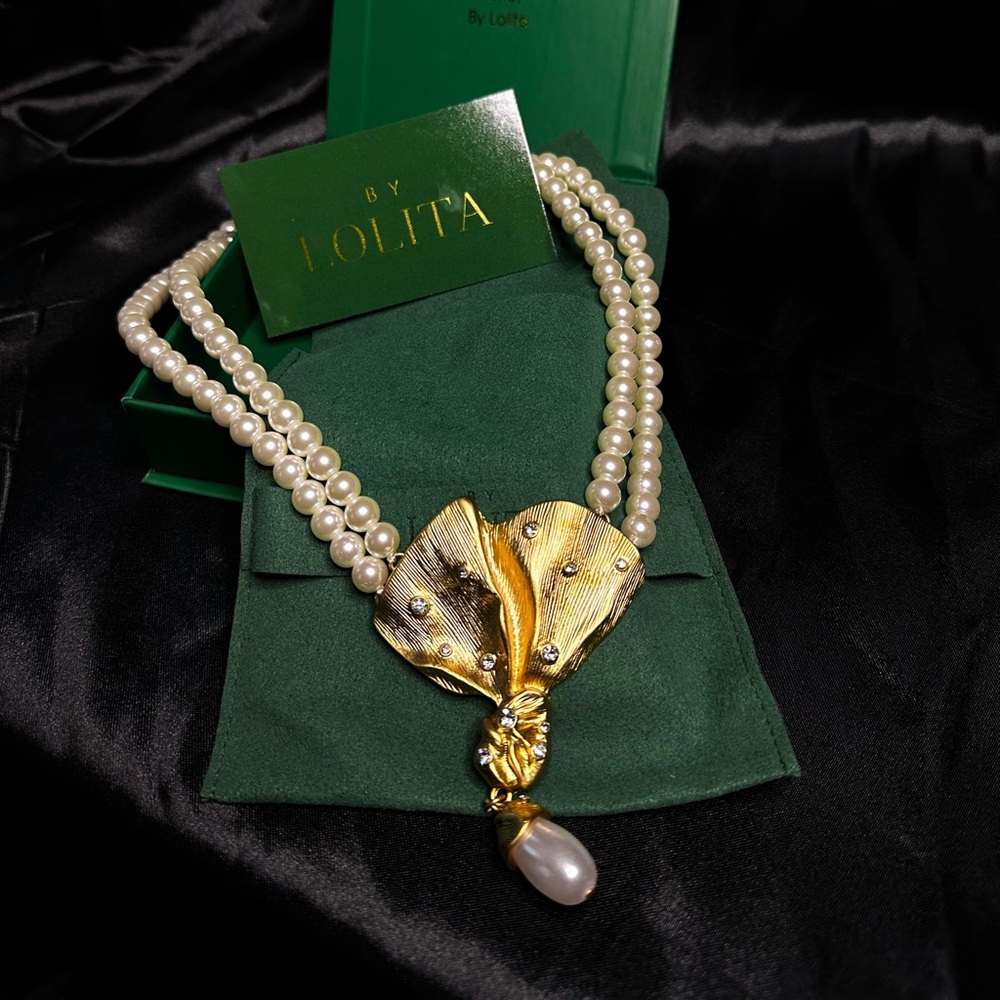Gold Pearl Necklace